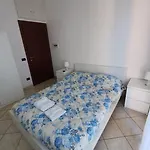 Pretty Little Apartment